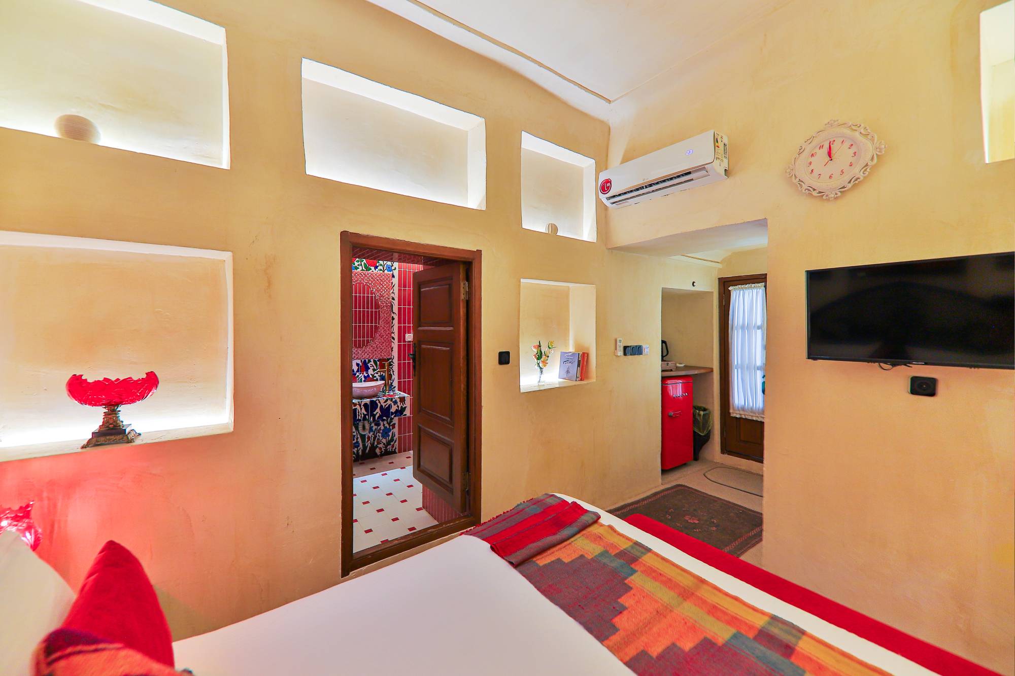 اتاق گلسرخی