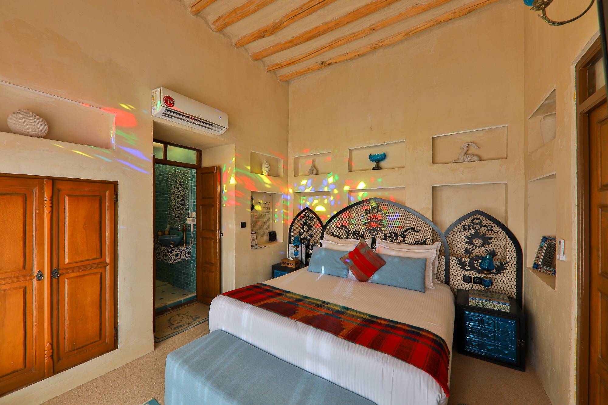 اتاق فیروزه