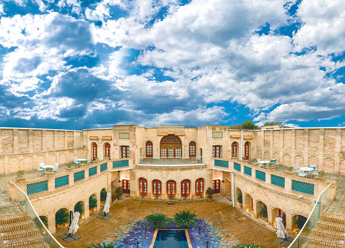 هتل و کافه و رستوران ونوشک