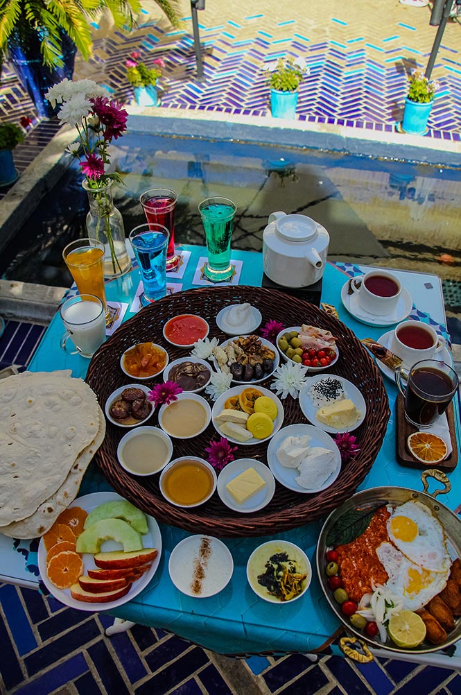 صبحانه مفصل هتل ونوشک (دو نفره)