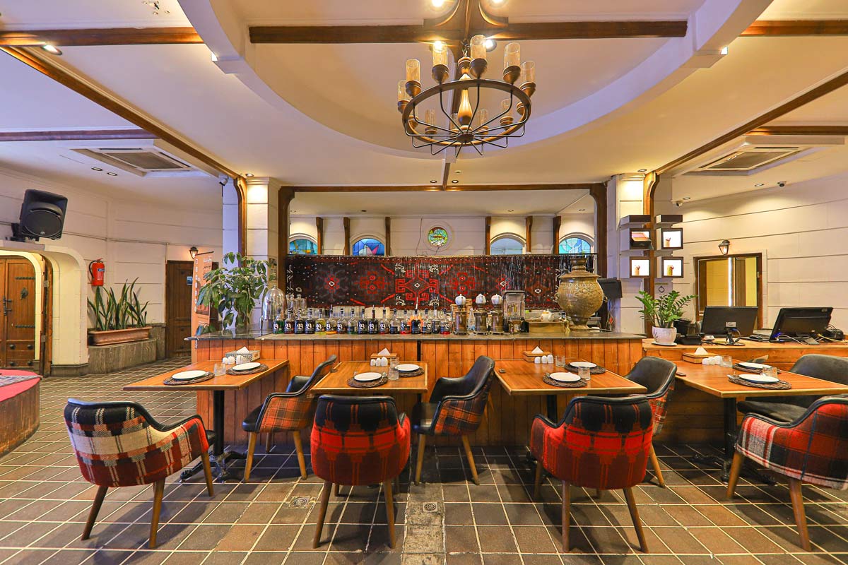بوتیک هتل ونوشک کرمانشاه / سالن بار