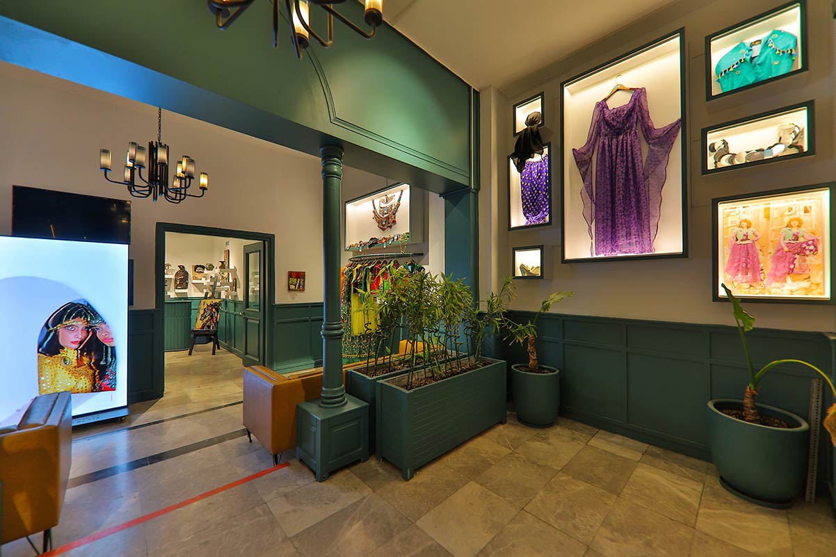 
ویترین مزون کوردی / ونوشک