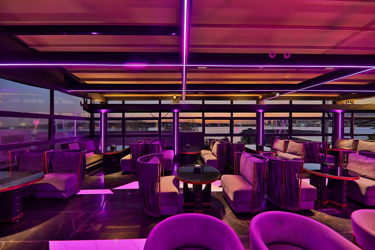 سالن دریاچه ( ویو دریاچه )