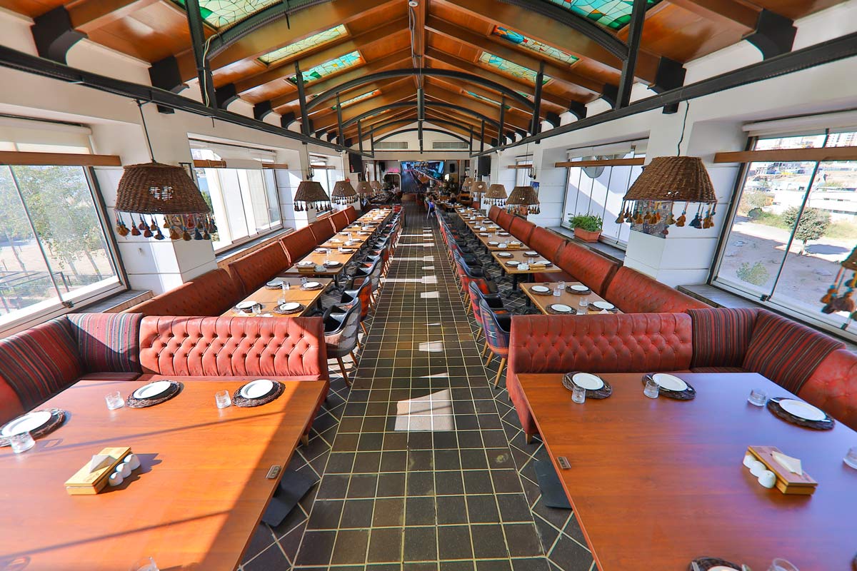 سالن ارغوان ( تراس بان )