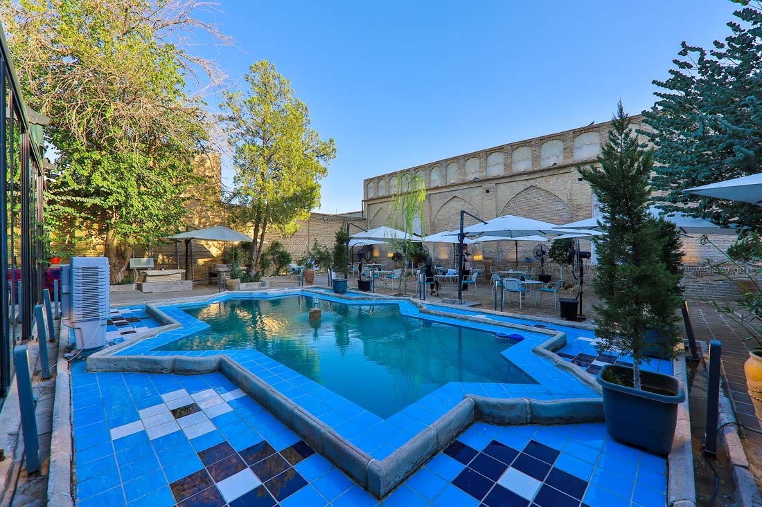 گروه هتل و کافه رستوران های ونوشک